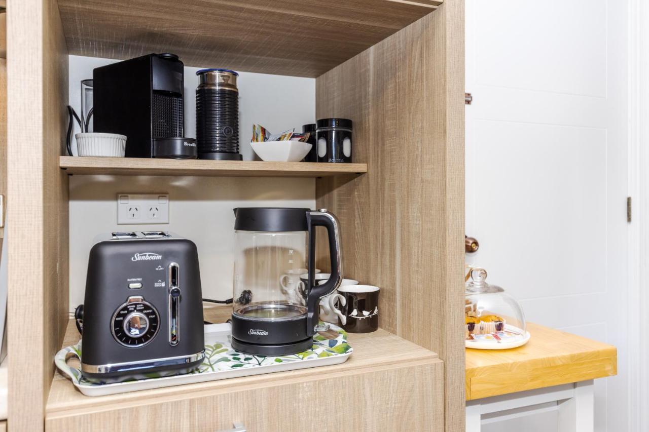Sweet Magnolia 1 Or 2 Bedroom Suite St Kilda Cambridge With Complimentary Continental Breakfast Екстериор снимка