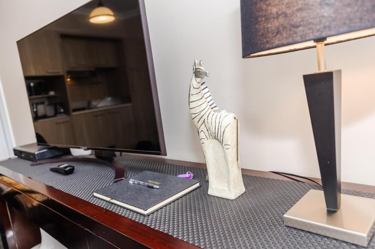 Sweet Magnolia 1 Or 2 Bedroom Suite St Kilda Cambridge With Complimentary Continental Breakfast Екстериор снимка